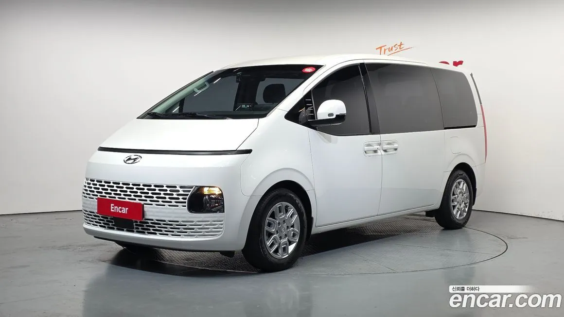 Hyundai Staria — фото 1