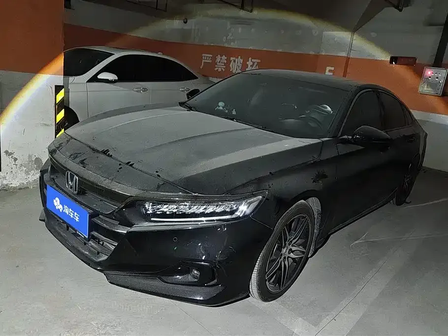 Honda Accord — фото 1
