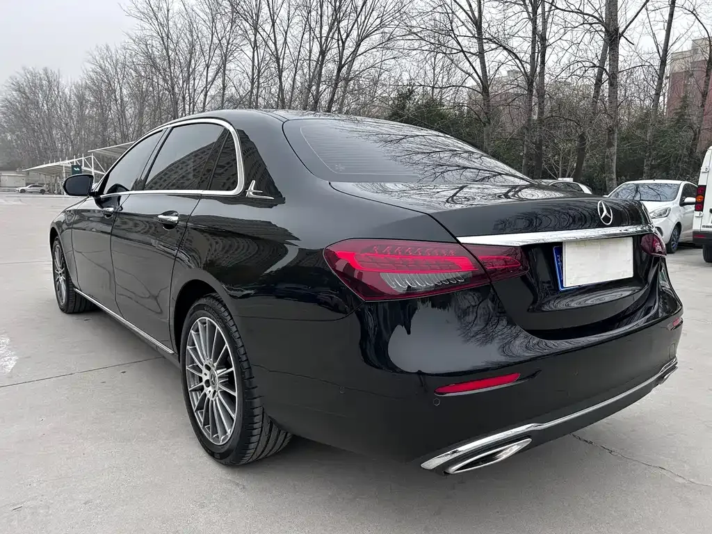 Mercedes-Benz E-Class — фото 10