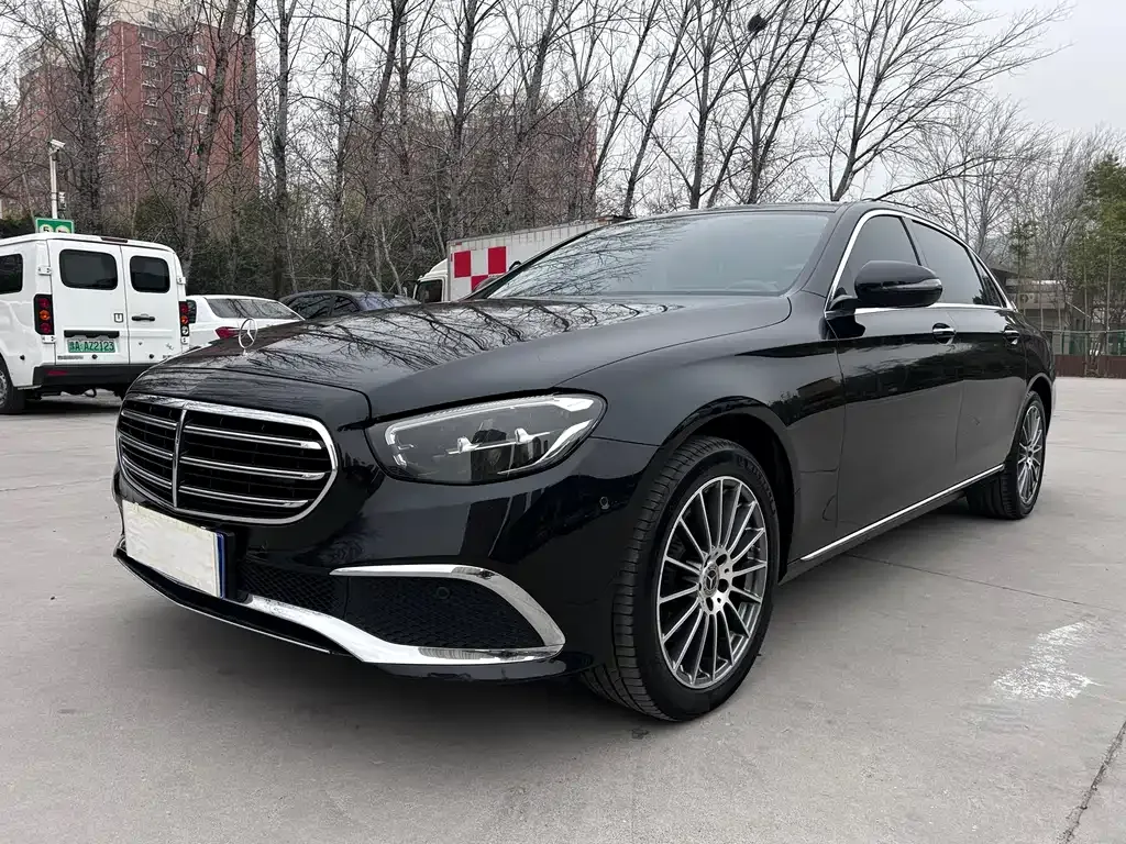 Mercedes-Benz E-Class — фото 9
