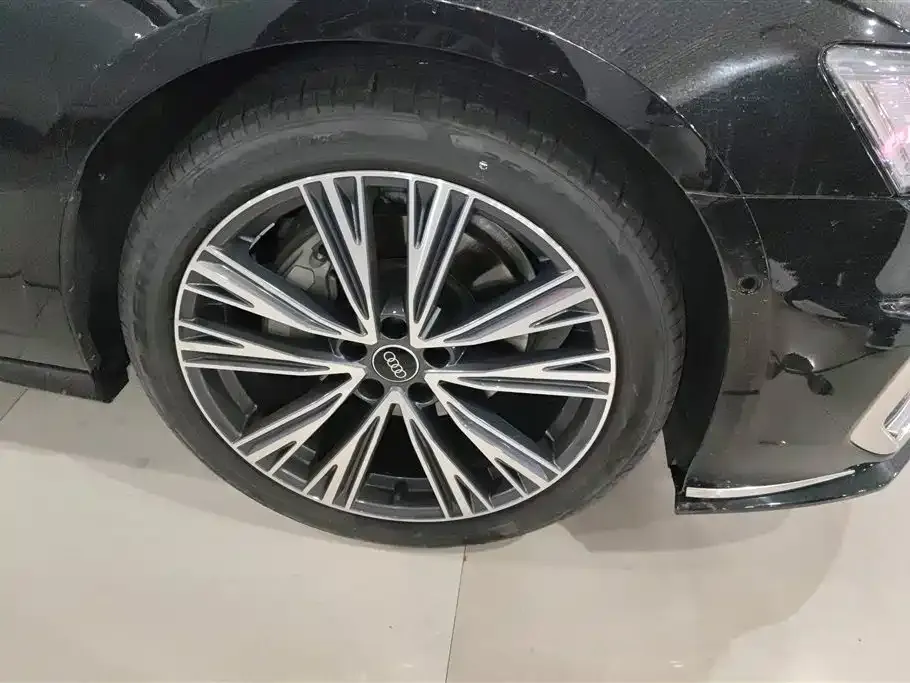 Audi A6L 2024 из CN, фото 4