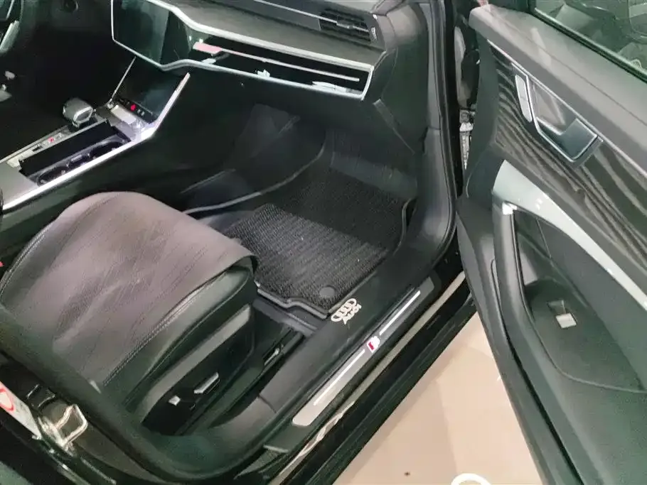 Audi A6L 2024 из CN, фото 2