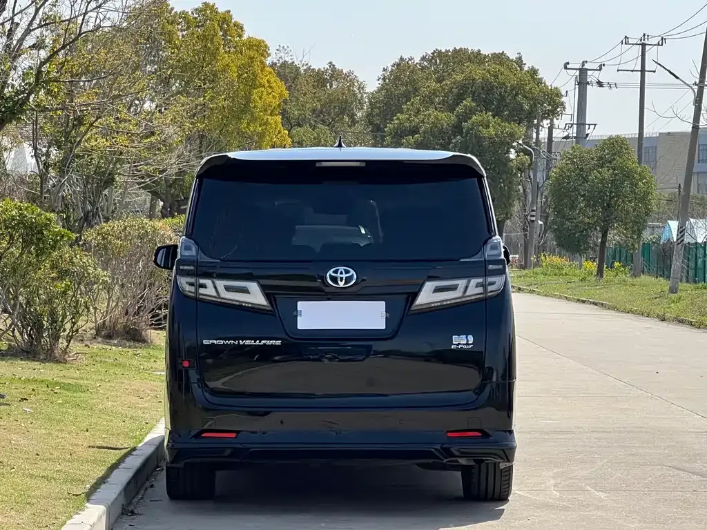 Toyota Vellfire — фото 5