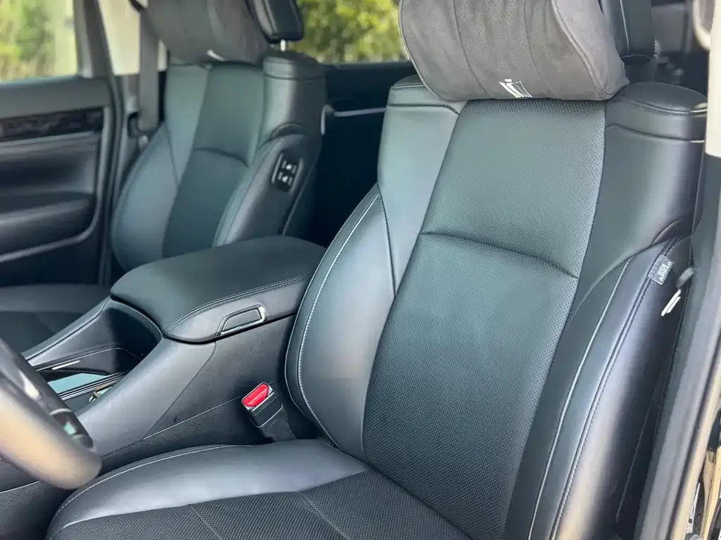 Toyota Vellfire — фото 4
