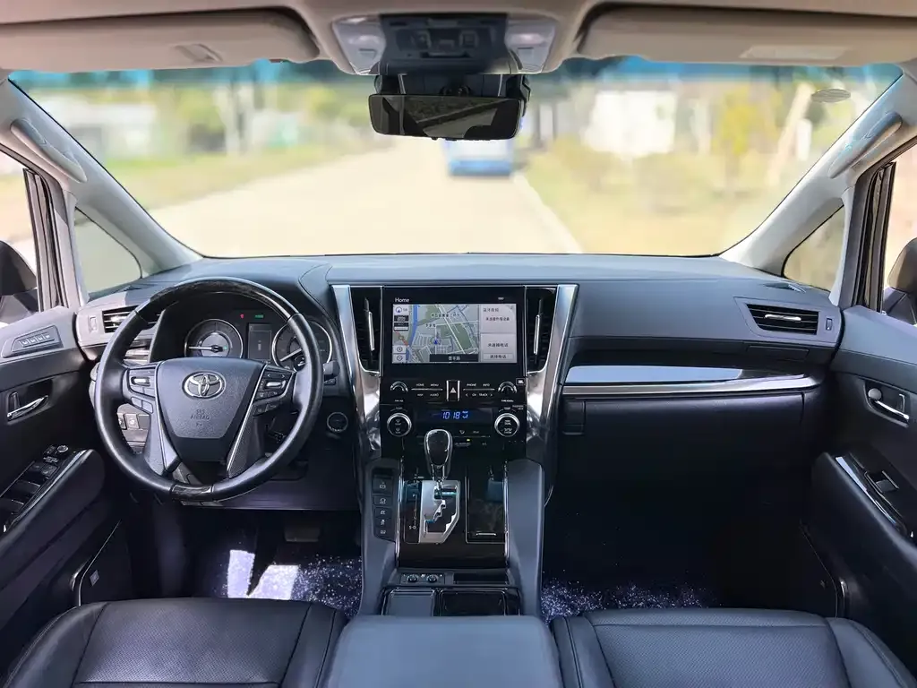 Toyota Vellfire — фото 7