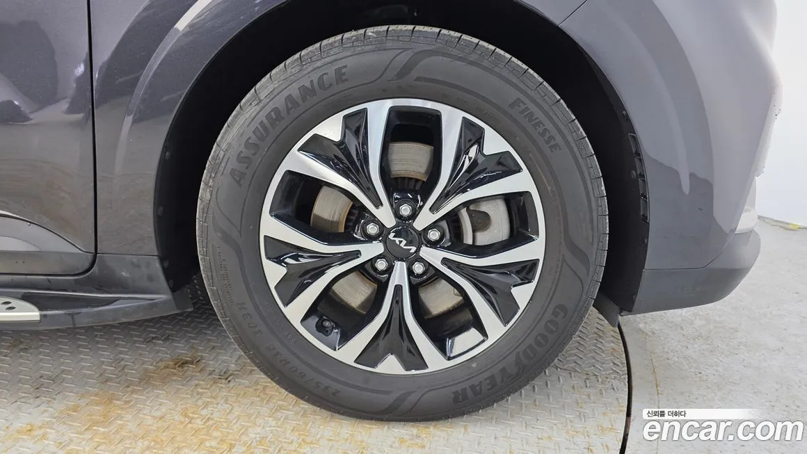 Kia Carnival — фото 10