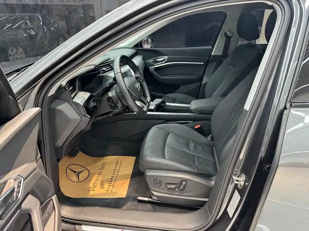 Audi e-tron (Import) 2022 из CN, фото 4