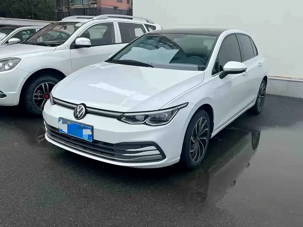 Volkswagen Golf 2023 из CN, фото 1