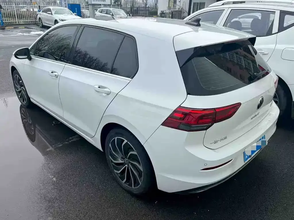 Volkswagen Golf 2023 из CN, фото 5