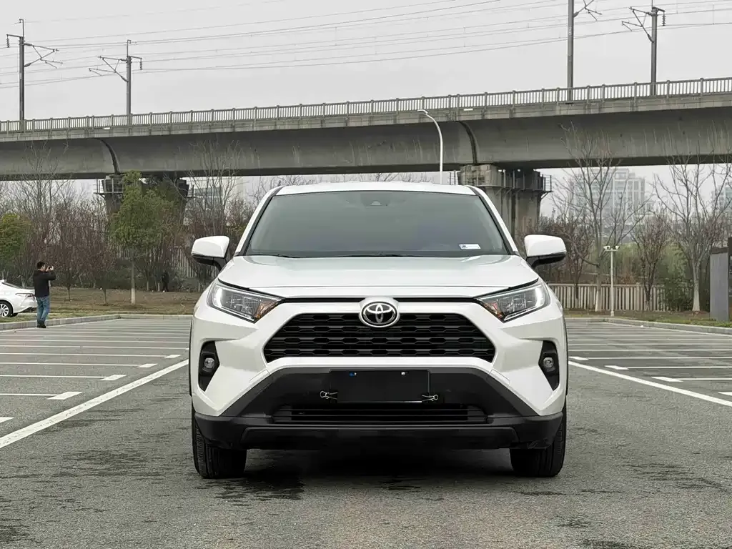 Toyota RAV4 2024 из CN, фото 7