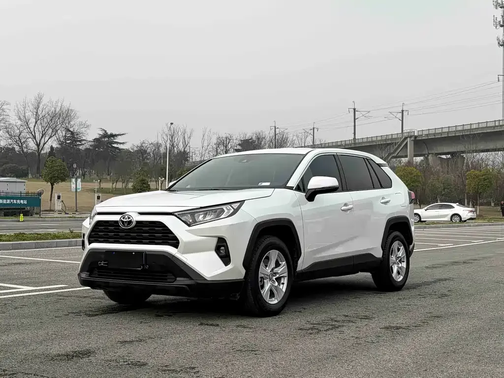 Toyota RAV4 2024 из CN, фото 9