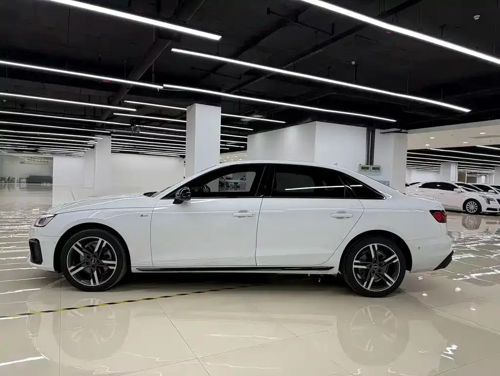 Audi A4L — фото 2