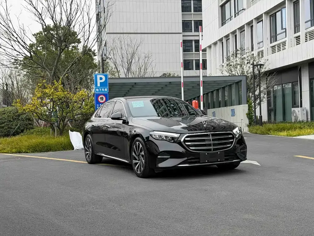 Mercedes-Benz E-Class — фото 5