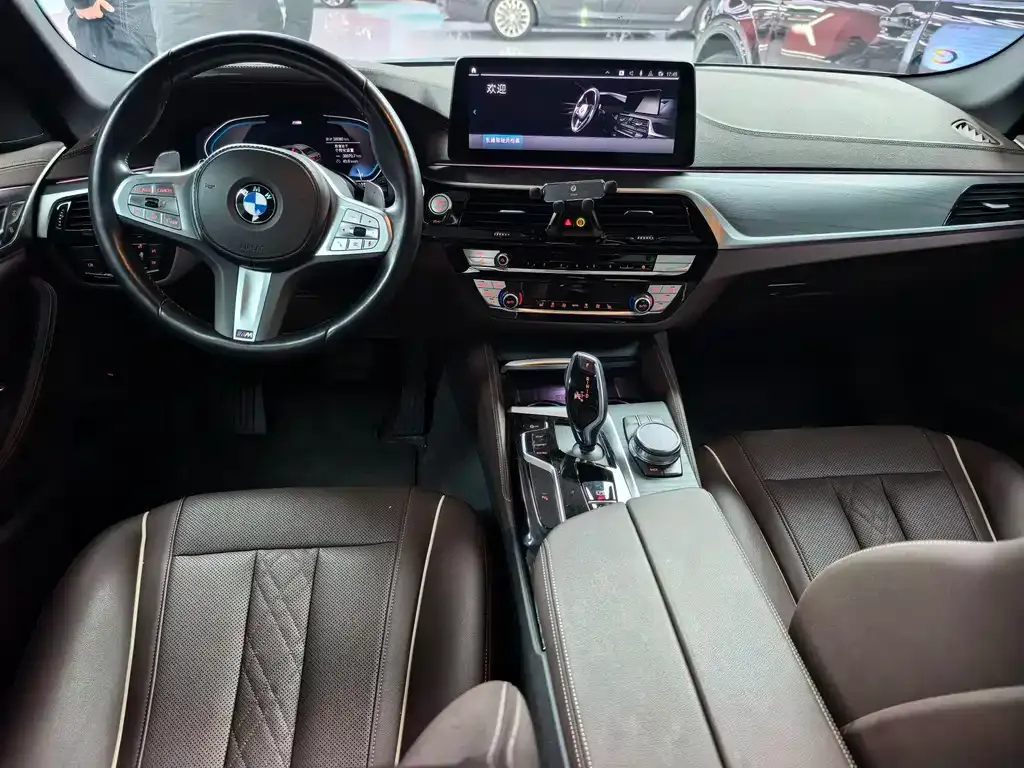 BMW 5 Series — фото 8