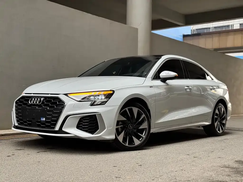 Audi A3 2022 из CN, фото 1
