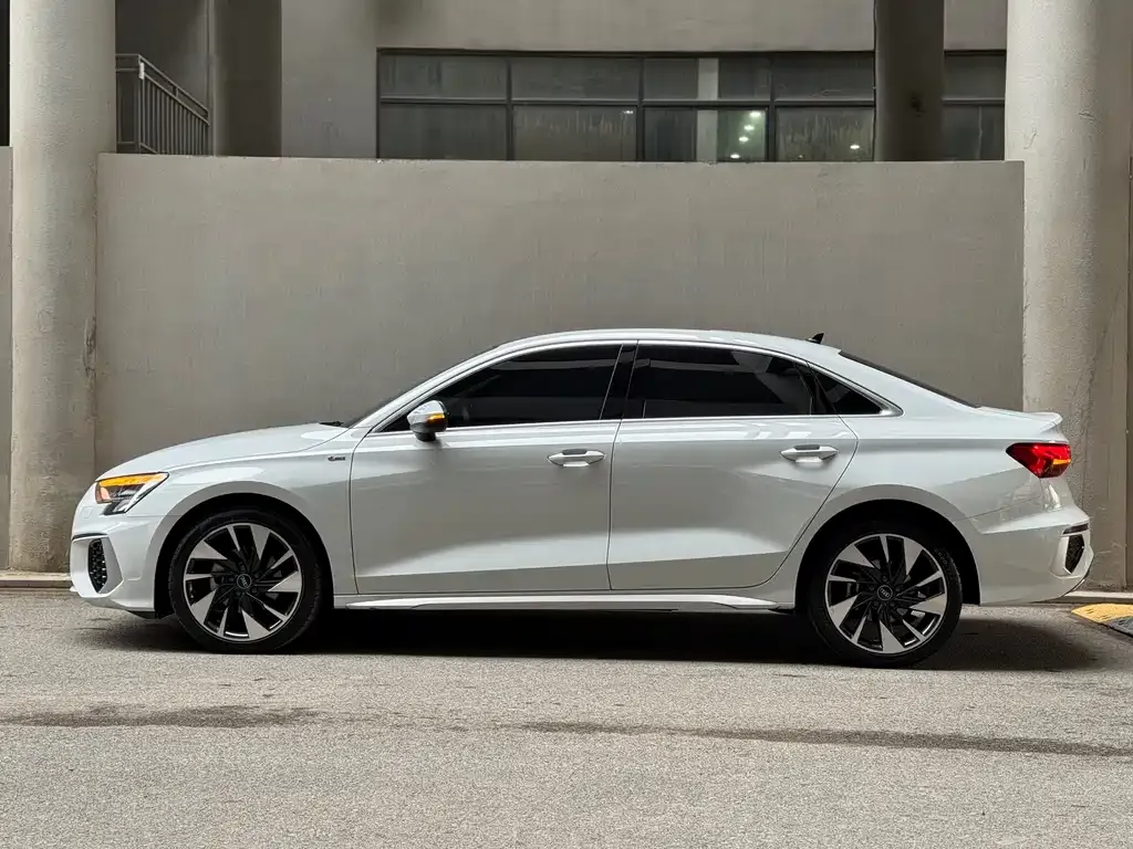 Audi A3 2022 из CN, фото 8