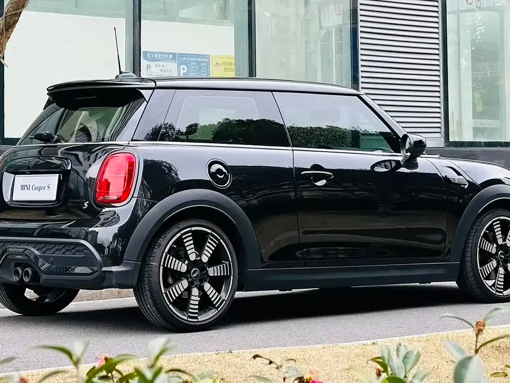 MINI Cooper (3-door) — фото 10