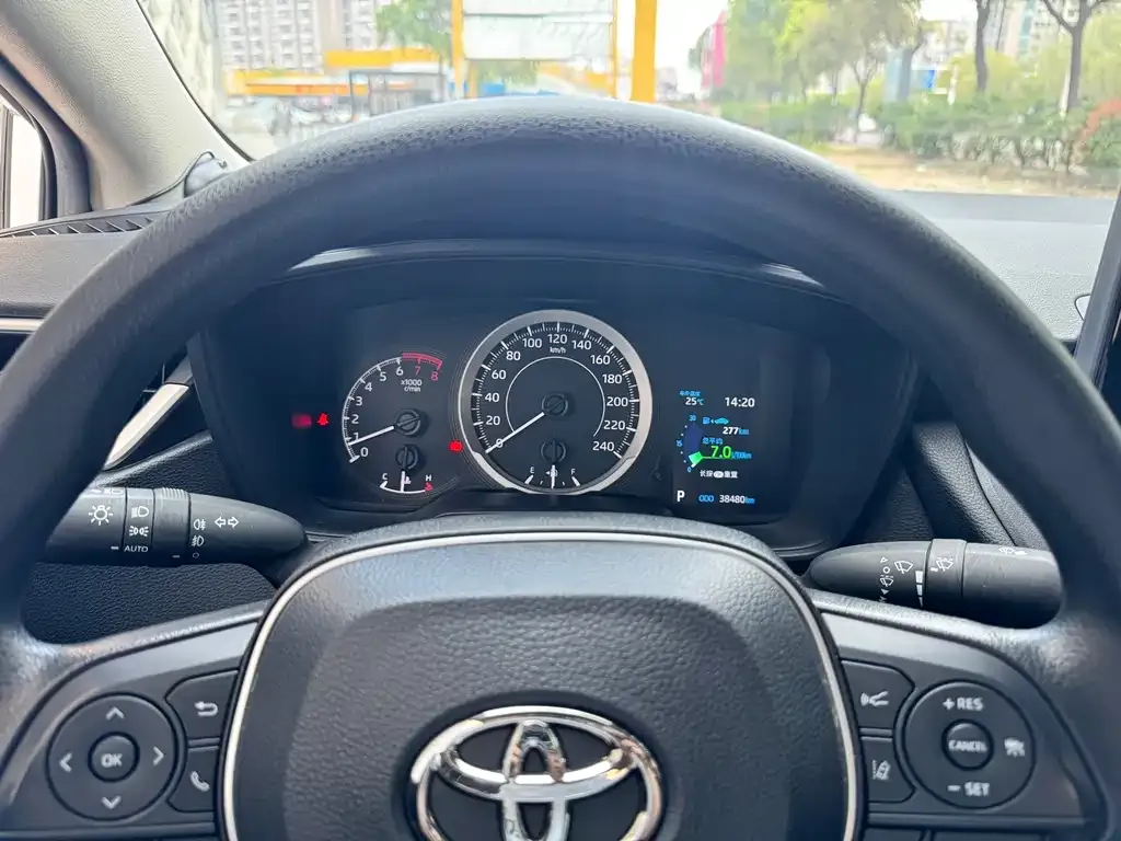 Toyota Corolla 2023 из CN, фото 2