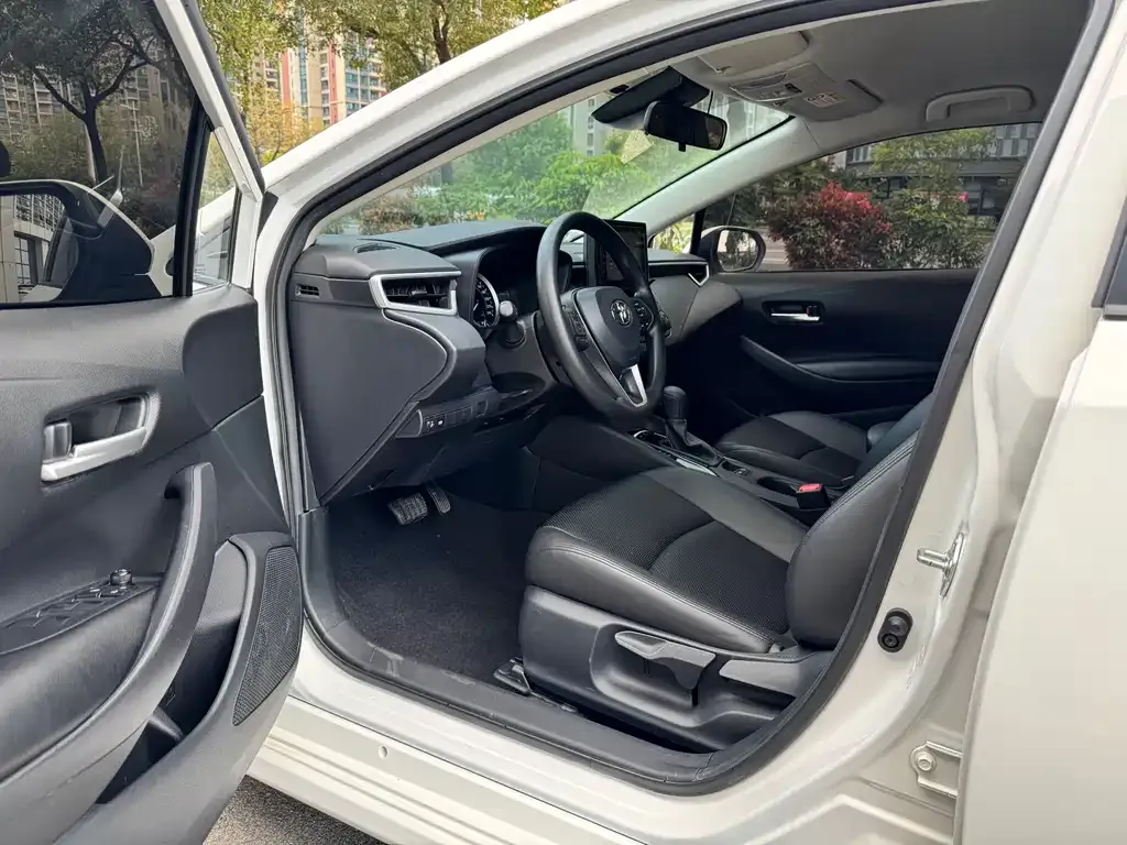 Toyota Corolla 2023 из CN, фото 5