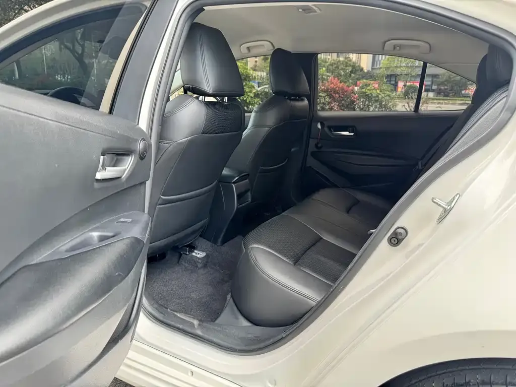 Toyota Corolla 2023 из CN, фото 8