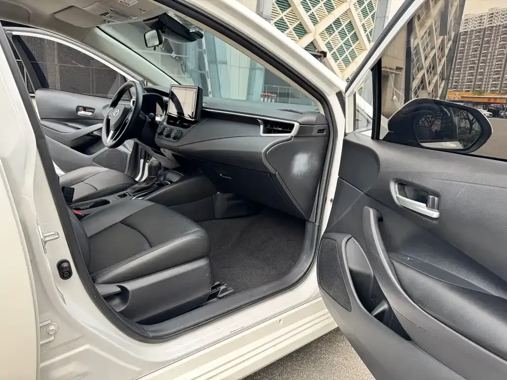 Toyota Corolla 2023 из CN, фото 7