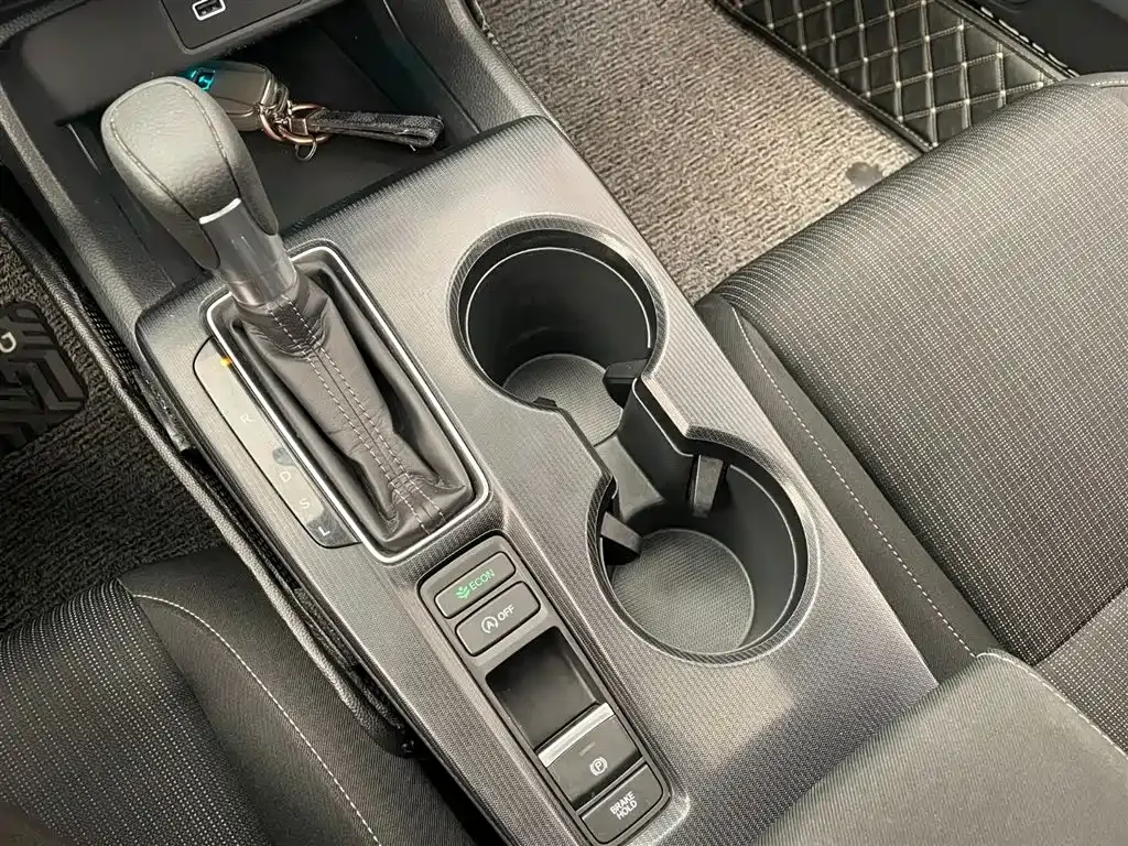 Honda Civic — фото 10
