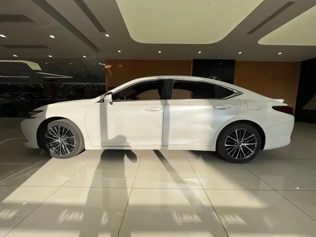 Lexus ES 2024 из CN, фото 2