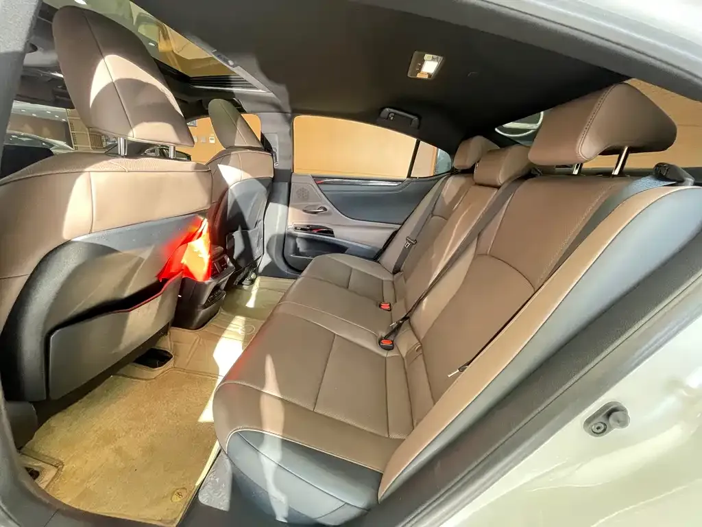 Lexus ES 2024 из CN, фото 7
