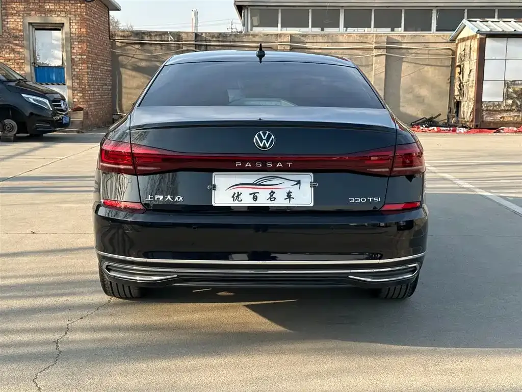Volkswagen Passat — фото 10
