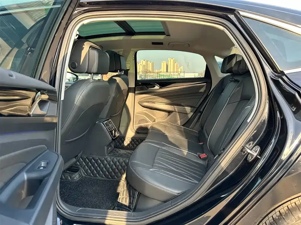 Volkswagen Passat — фото 2