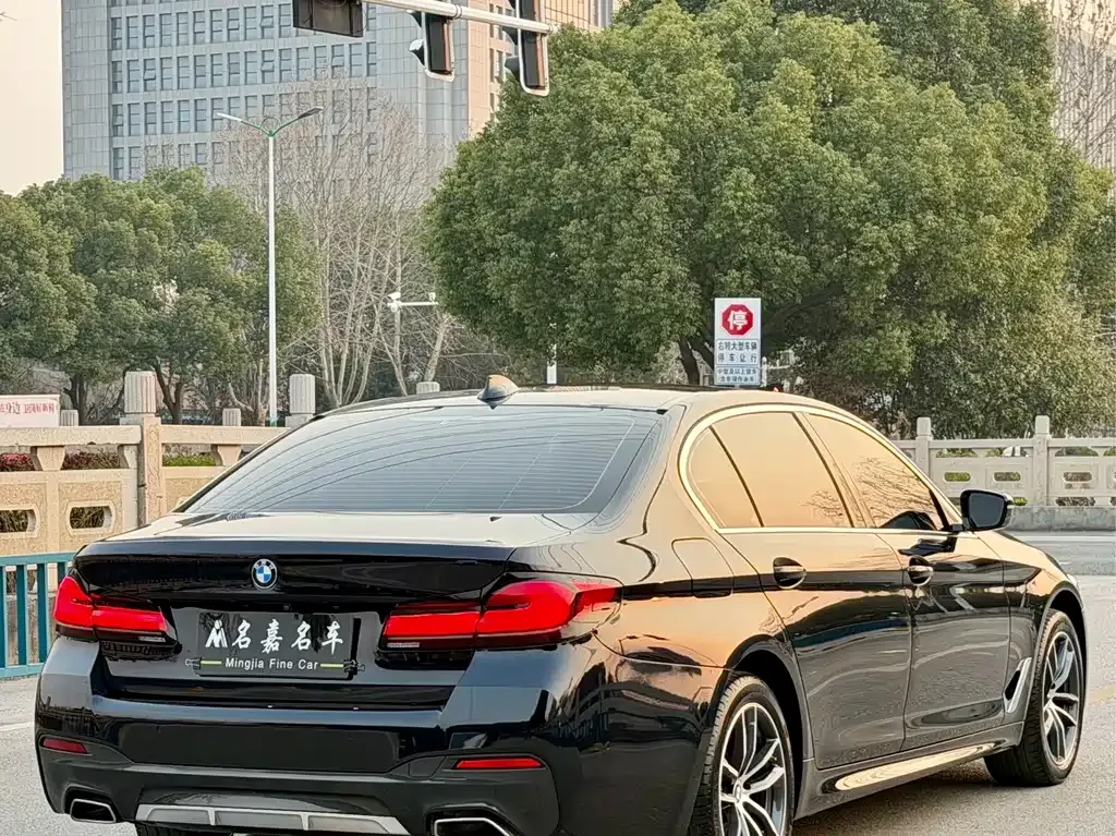 BMW 5 Series — фото 9