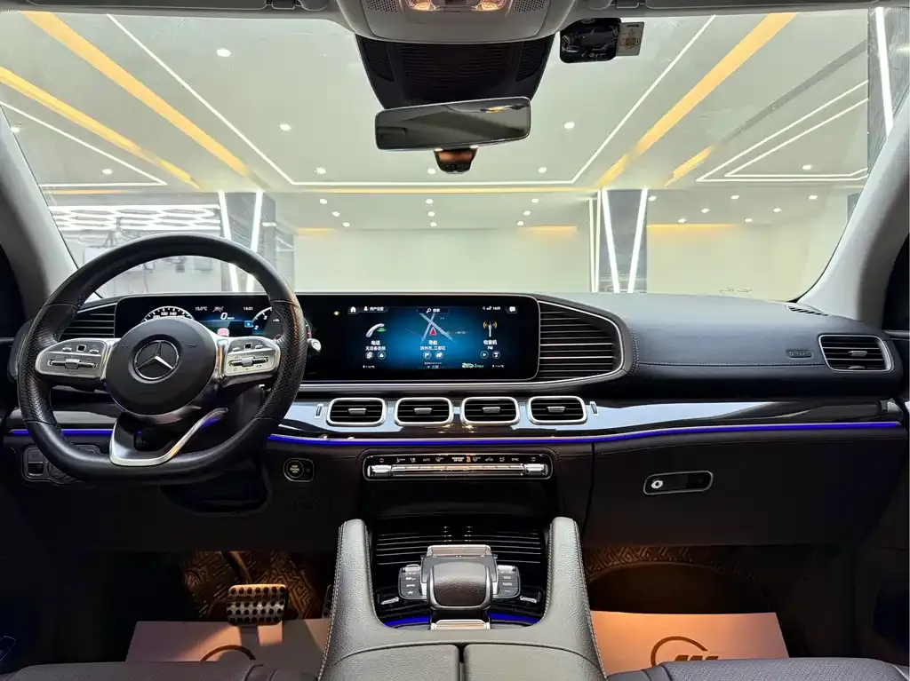 Mercedes-Benz GLS — фото 4