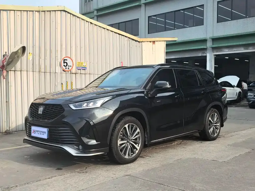 Toyota Crown Kluger 2025 из CN, фото 1