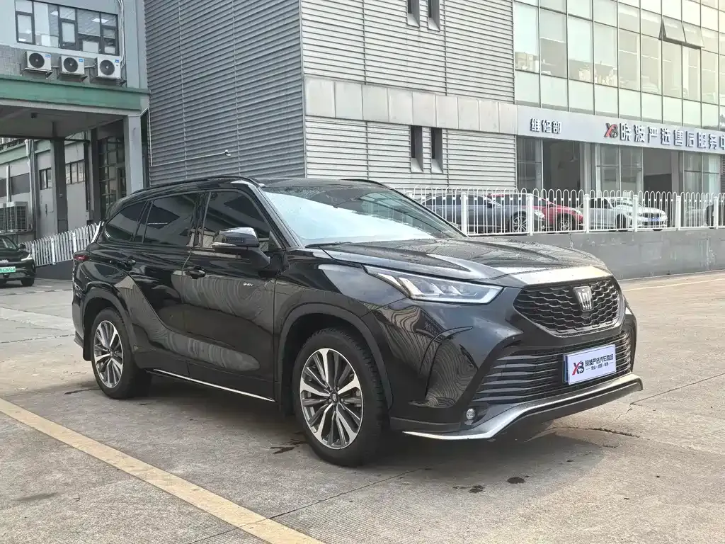 Toyota Crown Kluger 2025 из CN, фото 10