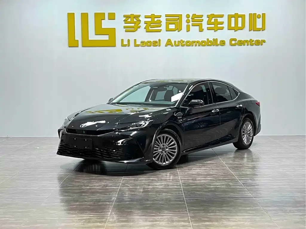 Toyota Camry 2024 из CN, фото 1
