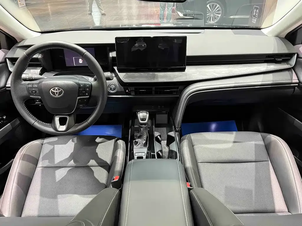 Toyota Camry 2024 из CN, фото 3