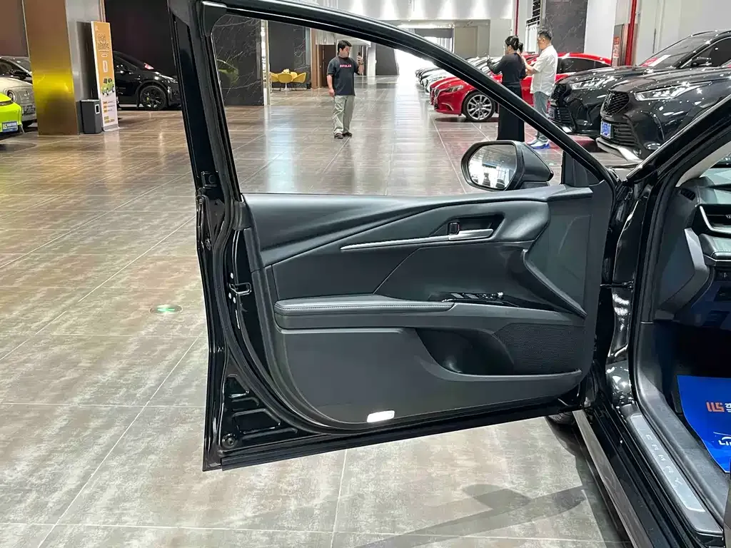 Toyota Camry 2024 из CN, фото 10