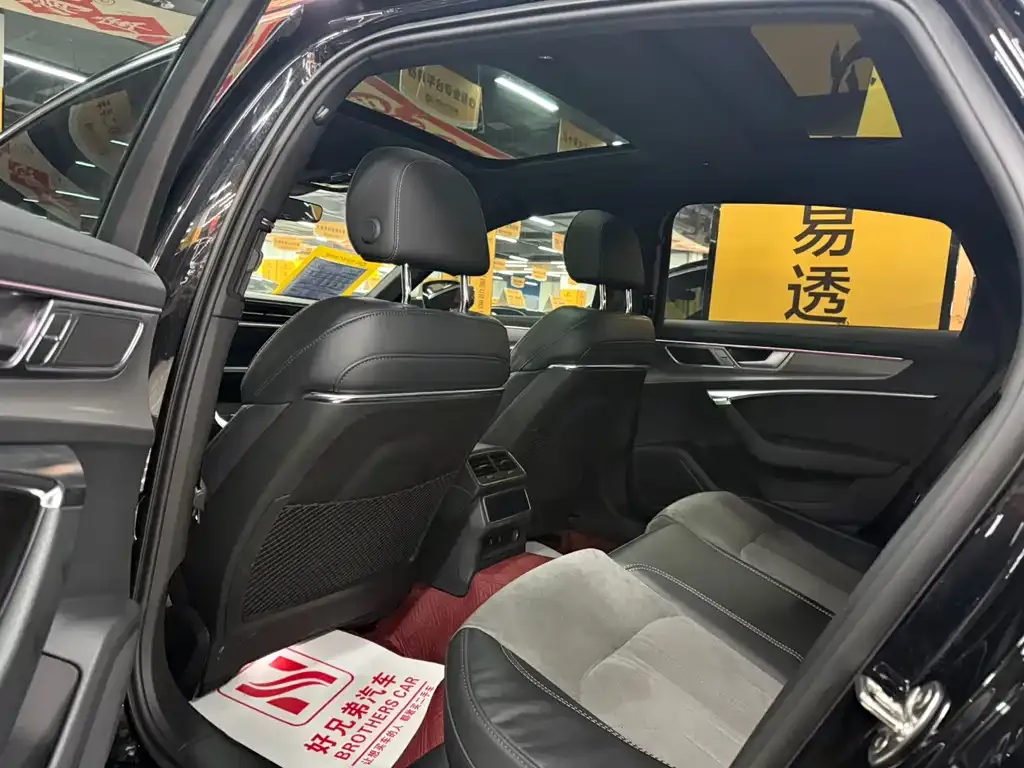 Audi A6L 2023 из CN, фото 4