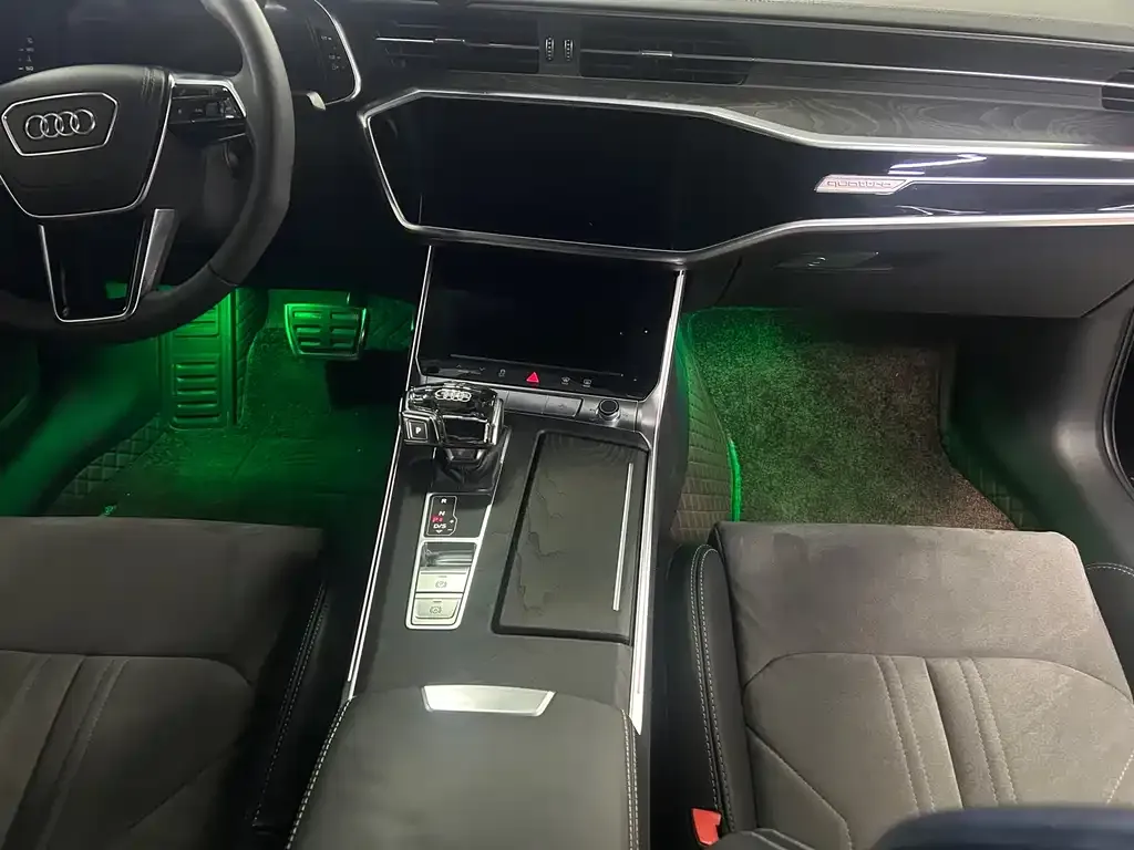 Audi A6L 2023 из CN, фото 10