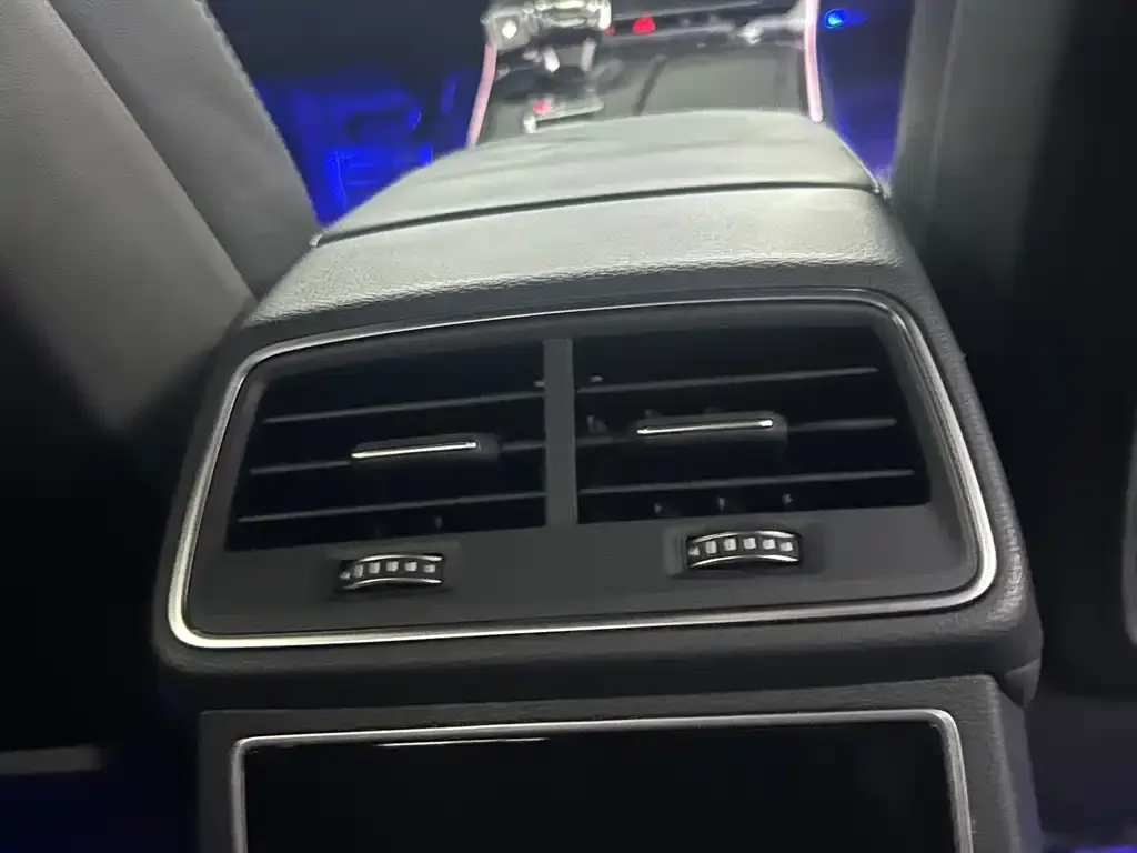 Audi A6L 2023 из CN, фото 3