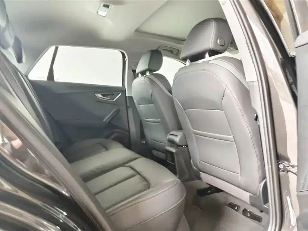 Audi Q2L 2024 из CN, фото 2