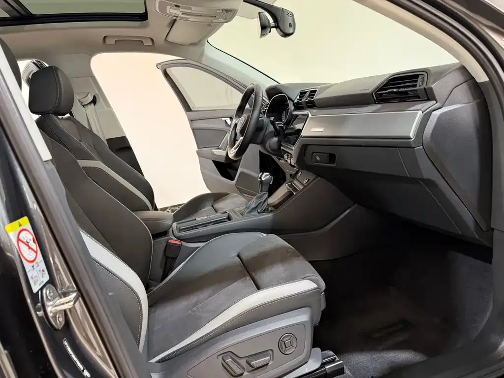 Audi Q3 2023 из CN, фото 9