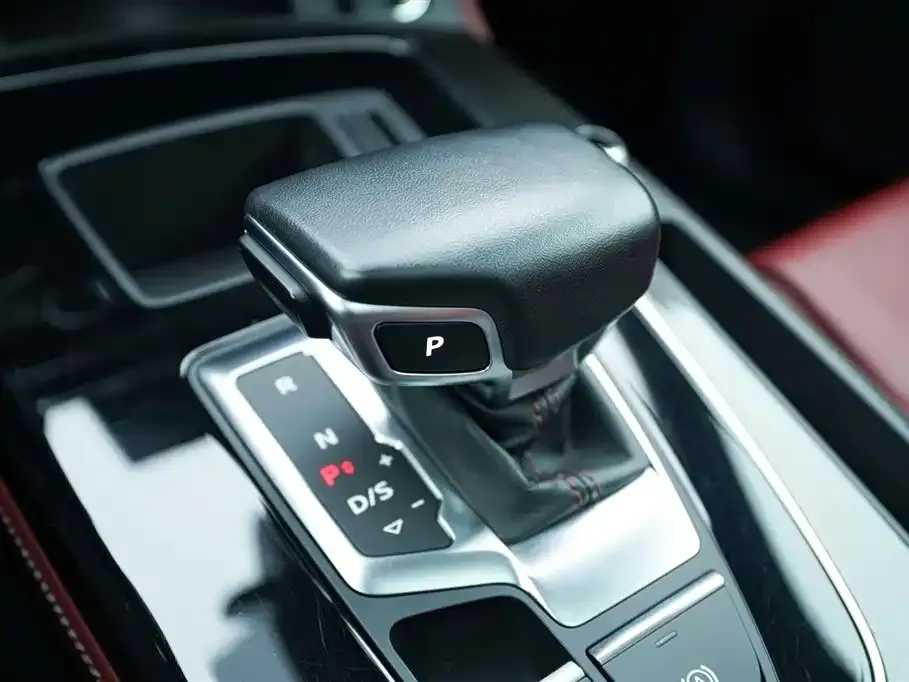 Audi Q5L Sportback — фото 6
