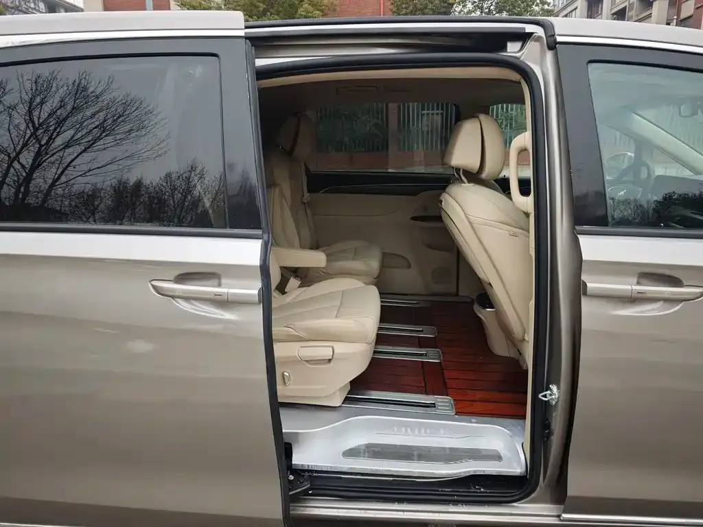 Buick GL8 2023 из CN, фото 8