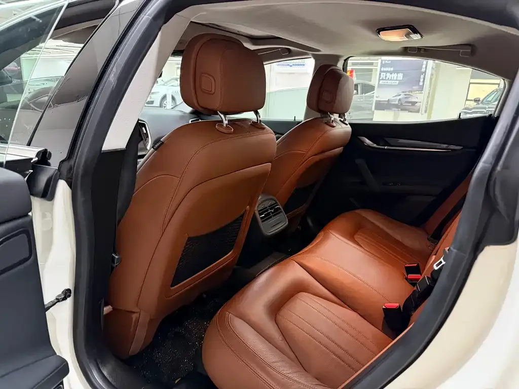 Maserati Ghibli — фото 9