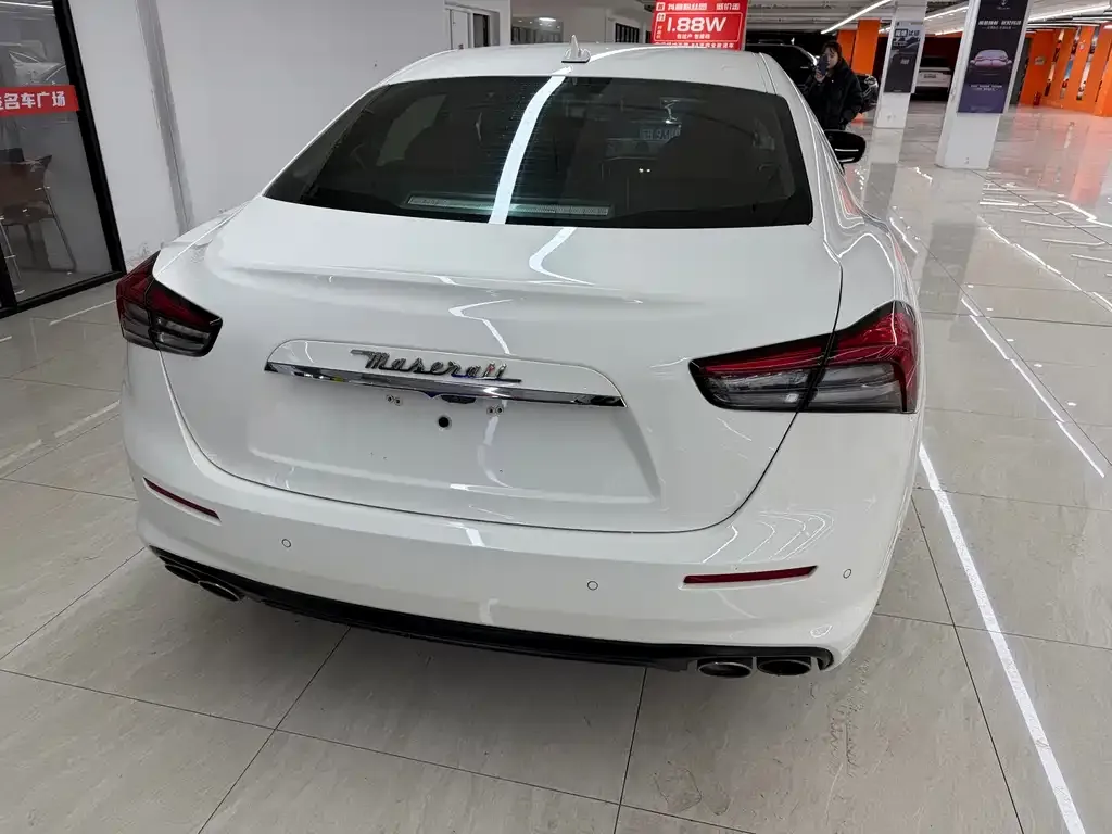 Maserati Ghibli — фото 6