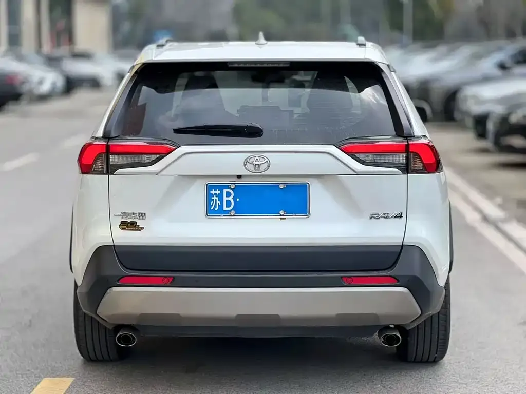 Toyota RAV4 2024 из CN, фото 2