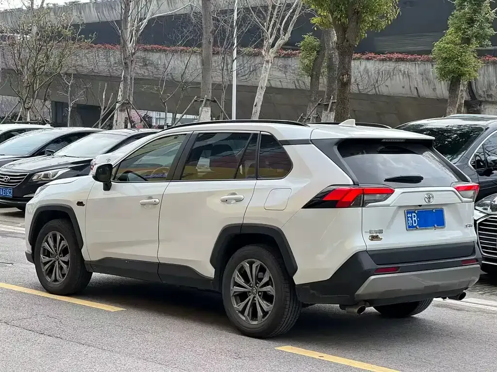 Toyota RAV4 2024 из CN, фото 8
