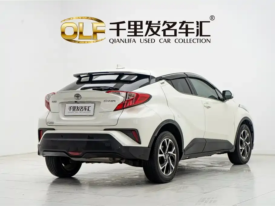 Toyota C-HR — фото 9