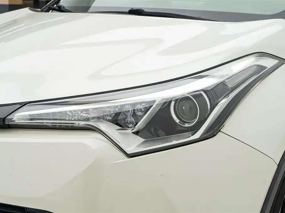 Toyota C-HR — фото 2